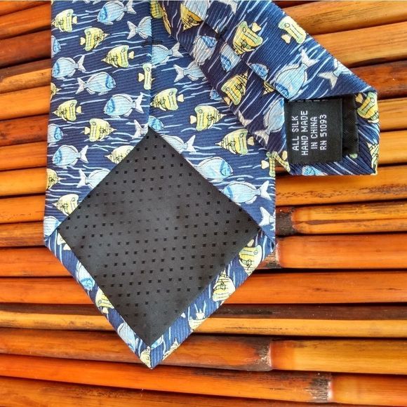 EUC TROPICALO by TANGO Tropical Blue & Yellow Tropical Fish 100% Silk Tie - Picture 3 of 7